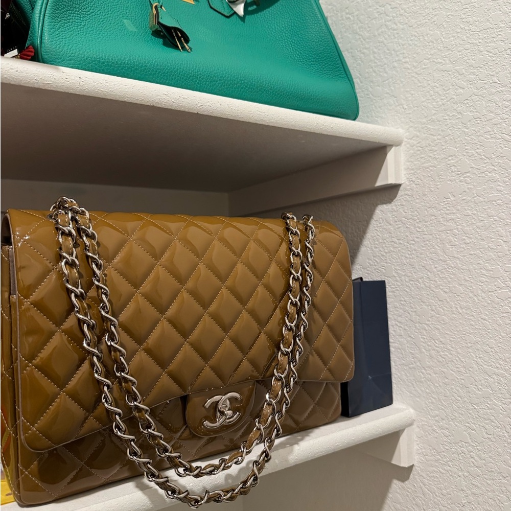 🖤FLASH SALE: Chanel Rare Jumbo Flap Bag🖤